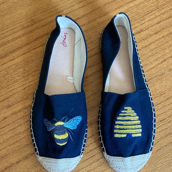 Joules Shoes - NWT Joules bee and bee hive espadrilles